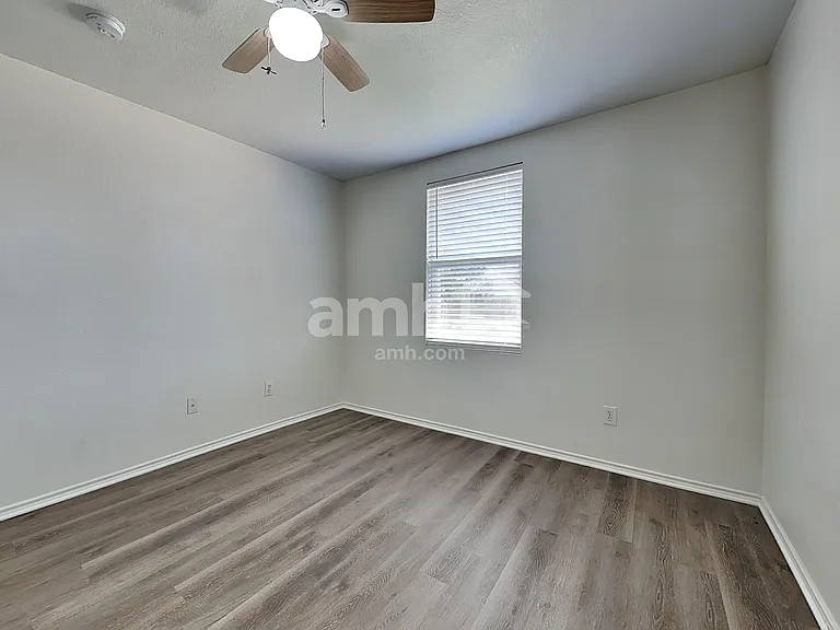 1421 Englewood Dr — Photo 13