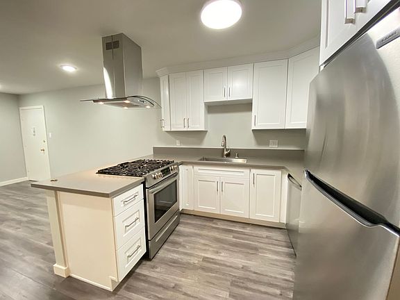 3rd image of 3755 Mentone Ave APT 4