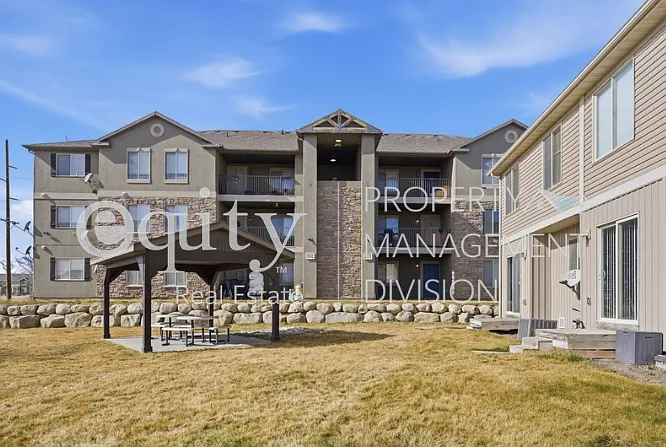 3 bed, 1213 sqft, $1,495 — Photo 2