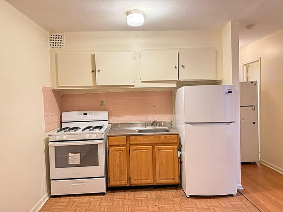 2nd image of 480 Clinton Ave #5A