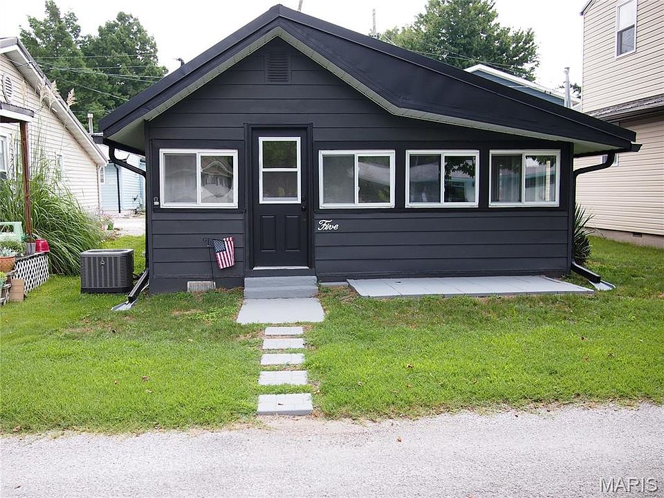 1st image of 5 Eagle Dr