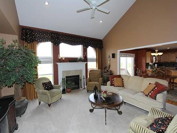 4th image of 8306 Berkshire Pl