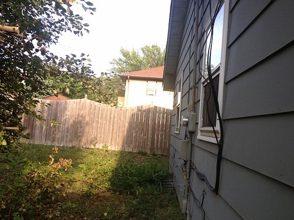 3rd image of 139 Congress St E