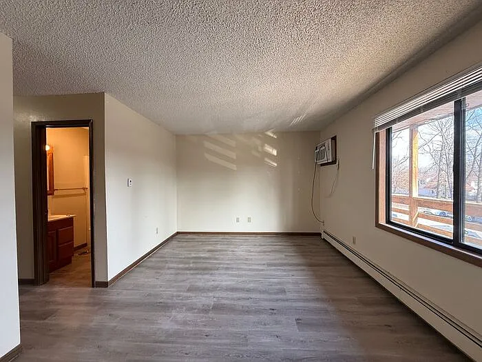 2 bed, 1.0 bath, 655 sqft, $995 — Photo 4