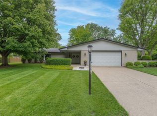 1180 Heathshire Dr, Dayton, OH 45459