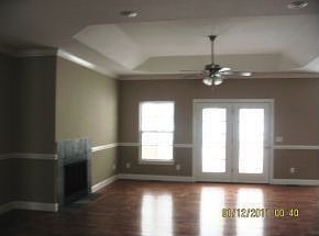 3rd image of 325 Goldenrod Dr