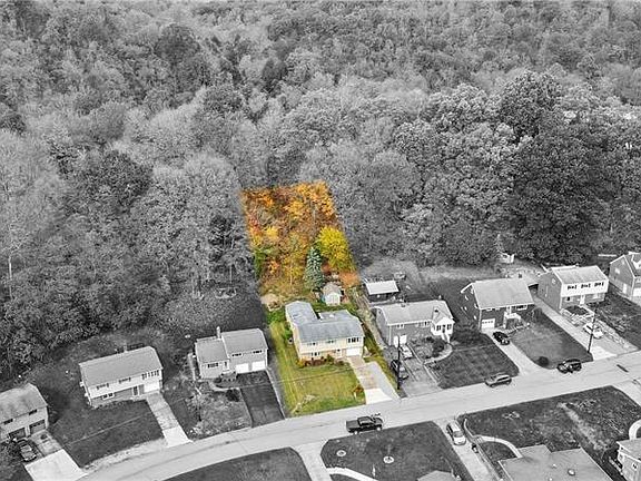 3rd image of 232 Woodlawn Dr