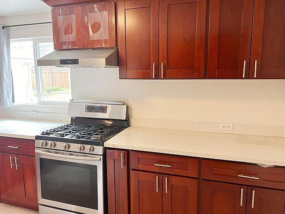 3rd image of 5071 Hawley Ct