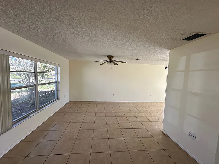 6535 Waterford Cir — Photo 11