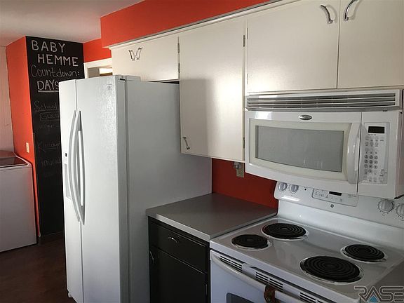 3rd image of 315 N Oakley St
