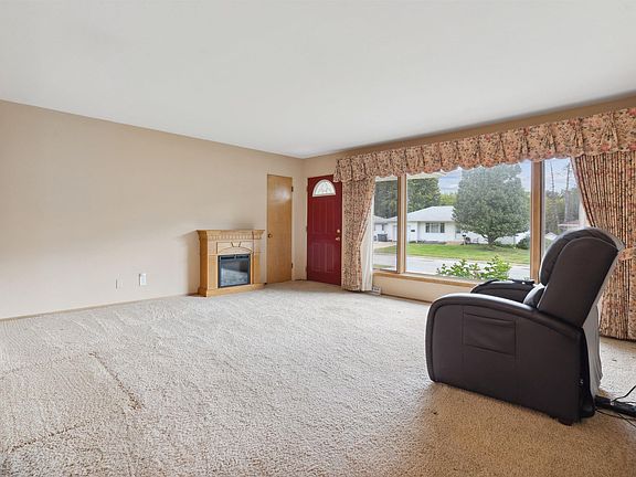 3rd image of 2514 Saratoga Dr