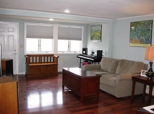 186 Kiswick St, Staten Island, NY 10306