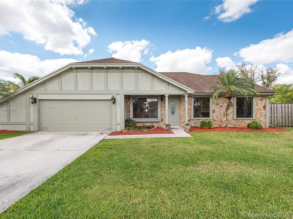 1st image of 15932 E Wind Cir