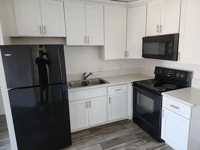 822 N 40th Ave #1E — Photo 1