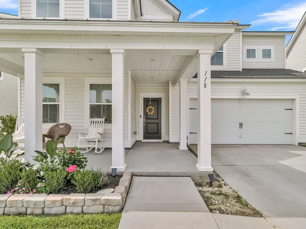 118 Red Bluff St, Summerville, SC 29483