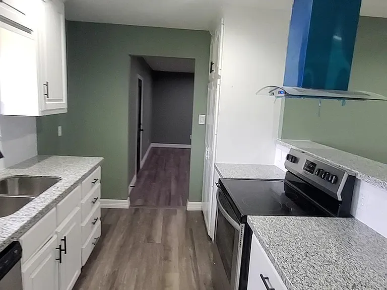 101 Lindsey Ave — Photo 8