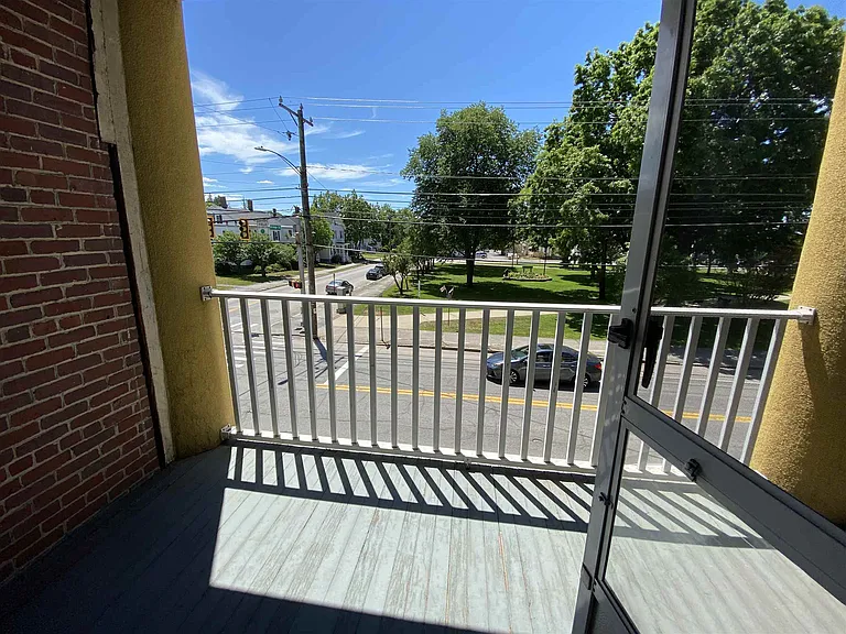 610 Union St #202 — Photo 31