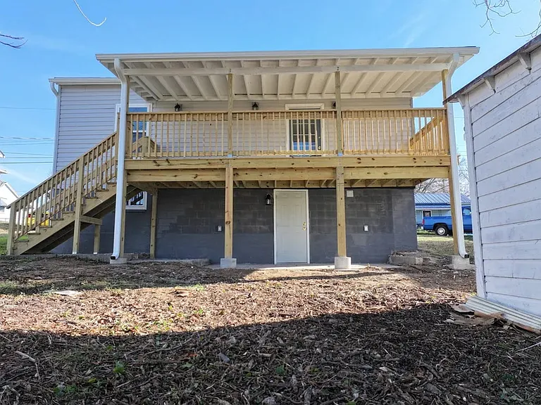 82 Ashlawn Dr — Photo 15