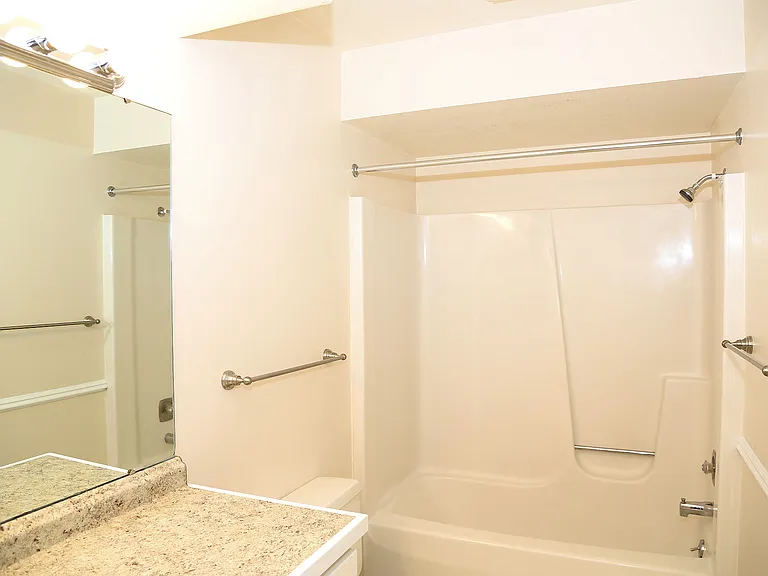 2bed Apartment Home