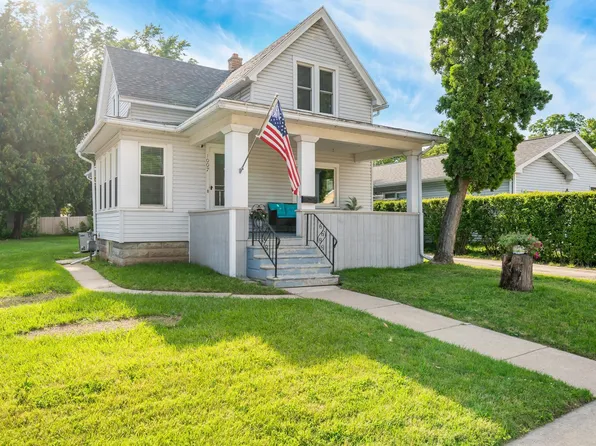 1007 N Richmond St, Appleton, WI 54911