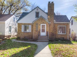 3406 Queen Ave N, Minneapolis, MN 55412