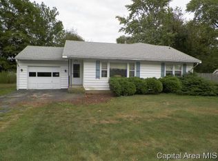 121 N Johnson St, Oneida, IL 61467