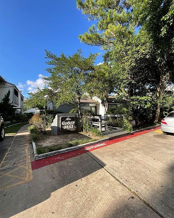 1st image of 7200 Clarewood Dr APT 1011