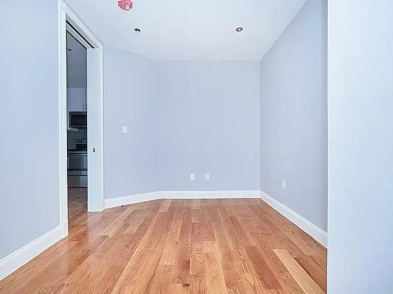 854 W 180th St #2D — Photo 6