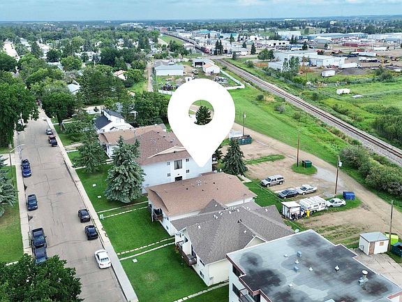 3rd image of 3807 52nd St