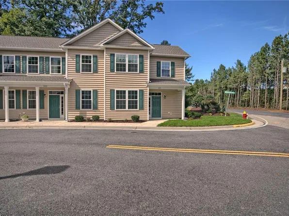 201 Patriots Village Ct, West Point, VA 23181