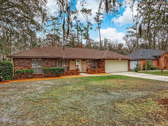 2nd image of 409 Holiday Hill Cir E