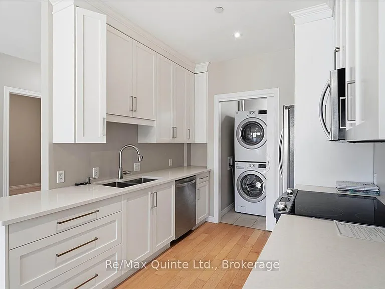 199 Front St #2 — Photo 3
