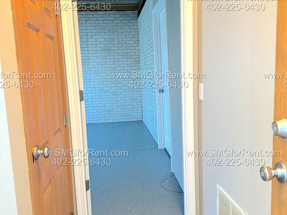 2627 Z St, Omaha, NE 68107 | Zillow