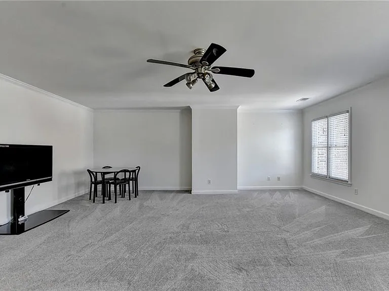 8910 Pinehurst Cv — Photo 76