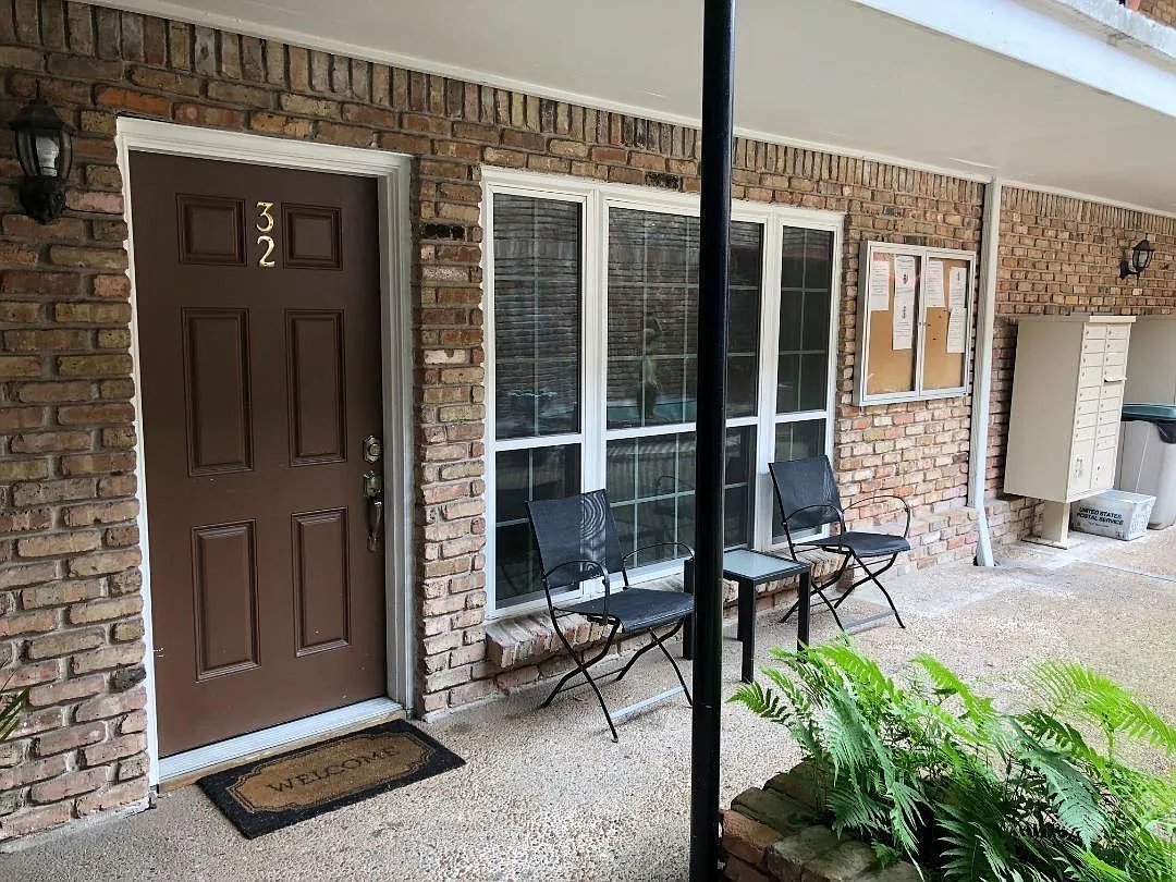 1 bed, 1.0 bath, 602 sqft, $1,195 — Photo 2
