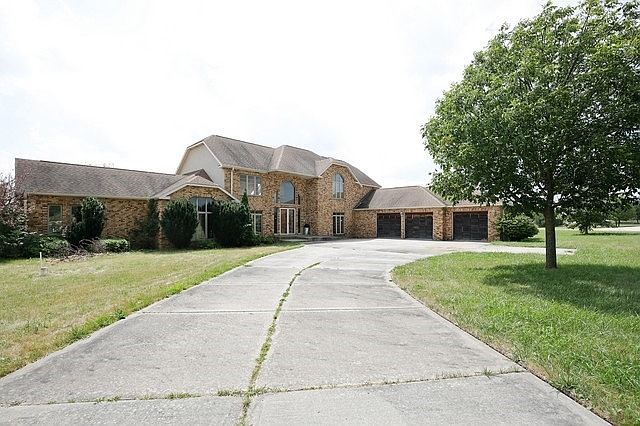 1st image of 2324 Cedar Ln