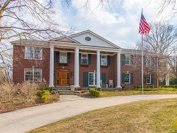 3rd image of 770 Brookwood Walke