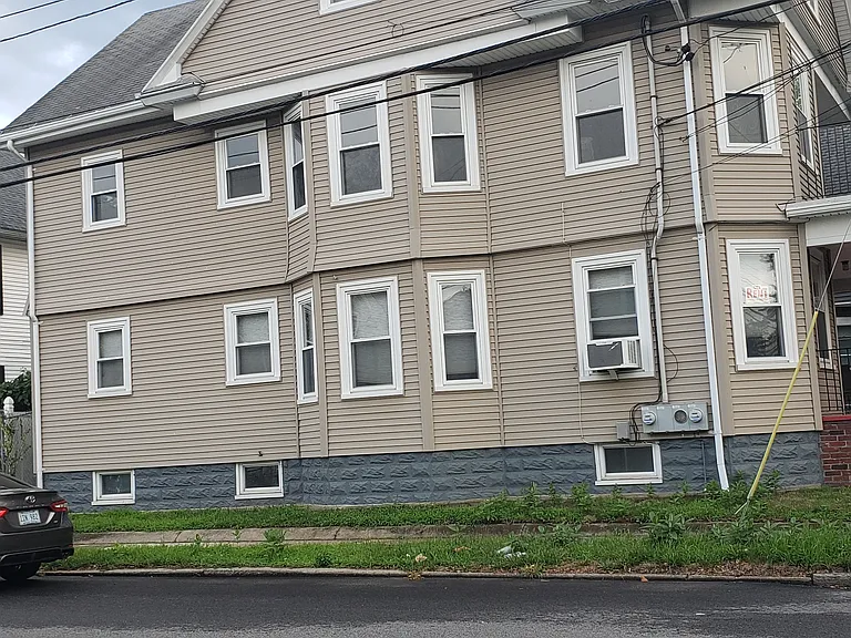 240 Alabama Ave #2 — Photo 11