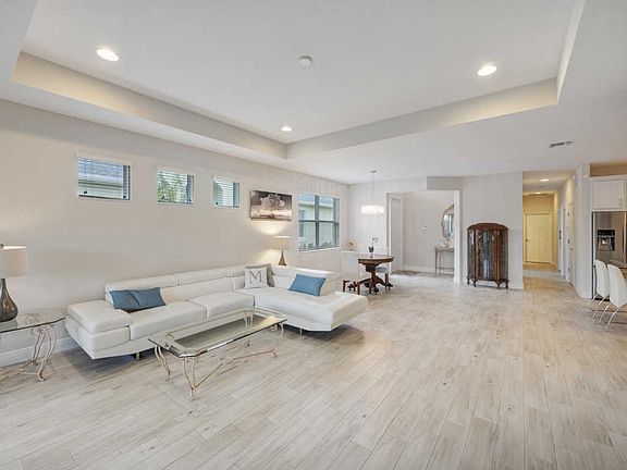 3rd image of 11020 SW Winding Lakes Cir