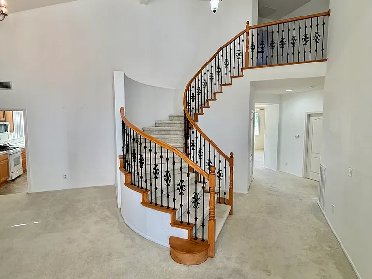6617 Teasdale St — Photo 2