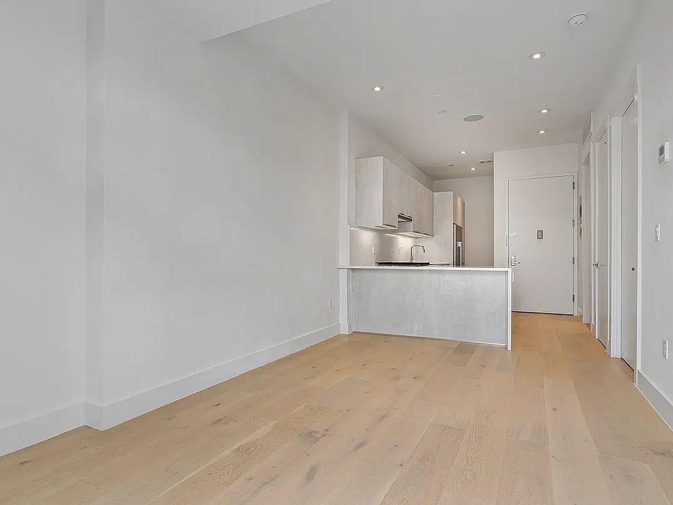 1st image of 1129 Halsey St #4R