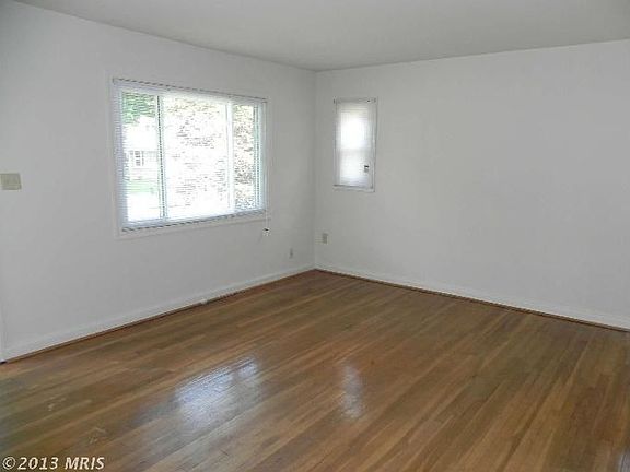5th image of 6929 Halleck St