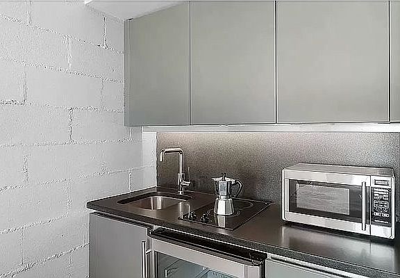 3rd image of 119 Orchard St #33