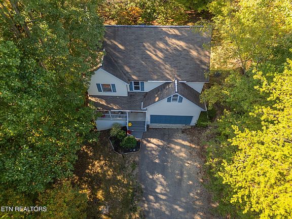 4th image of 9989 Martha Knight Cir