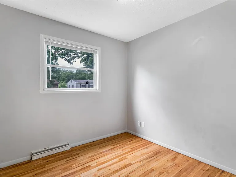 1209 Congress Ave — Photo 24