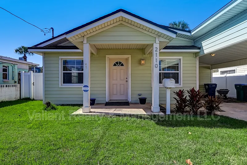 3 bed, 2.5 bath, 1525 sqft, $3,300 — Photo 2