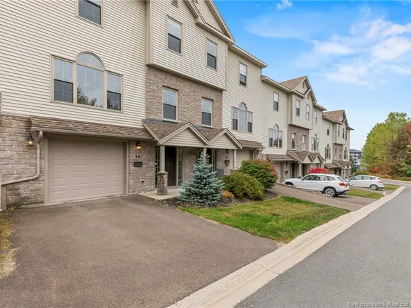 56 Hillside Ln, Fredericton, NB E3B 0P8