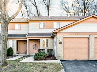 6235 Hunter Pointe St #31, Westland, MI 48185