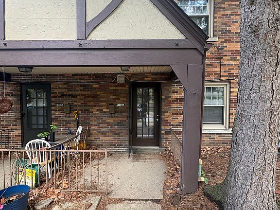 2nd image of 2678 Indianola Ave