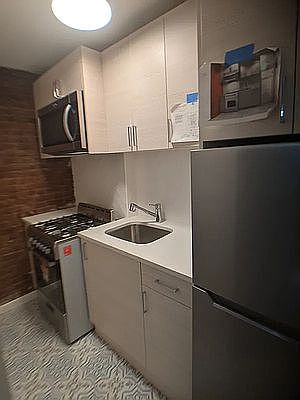 4th image of 493 Amsterdam Ave APT 1C